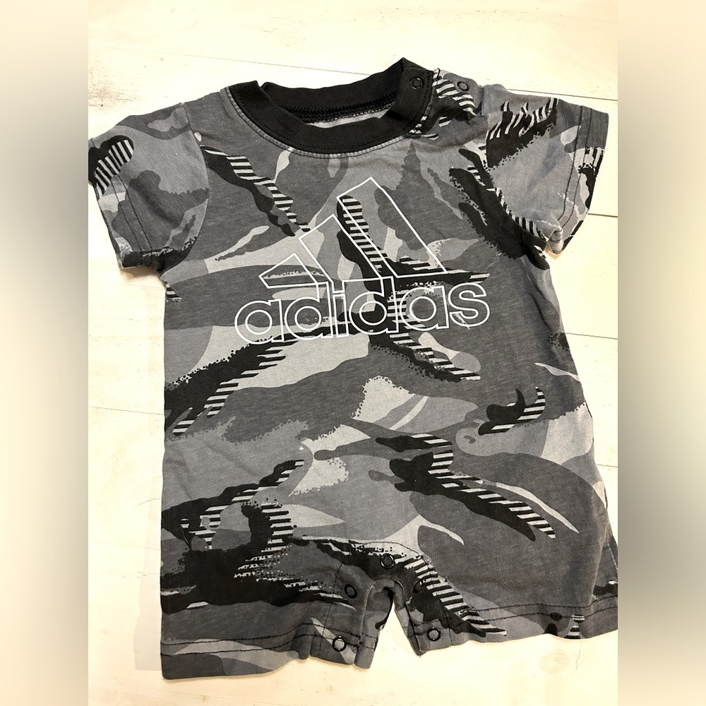 Adidas Baby Boy Romper Black &  Gray Camo size 3 months